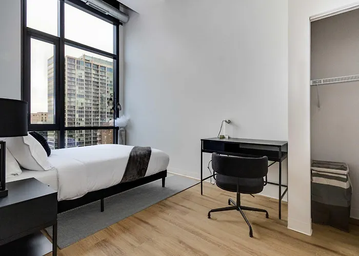 South Loop Rooftop With In And Out Parking 3 *