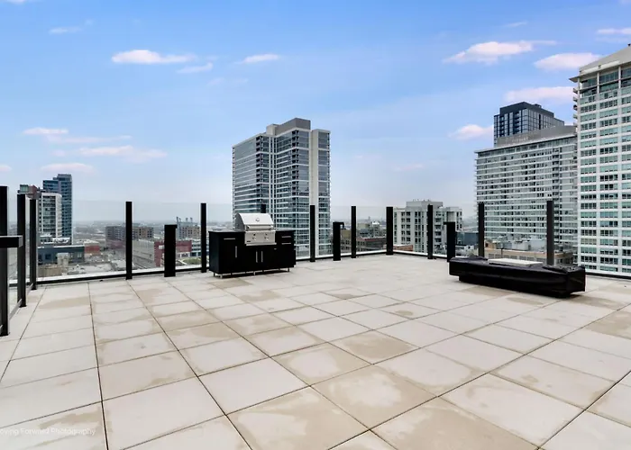 South Loop Rooftop With In And Out Parking 3 Chicago